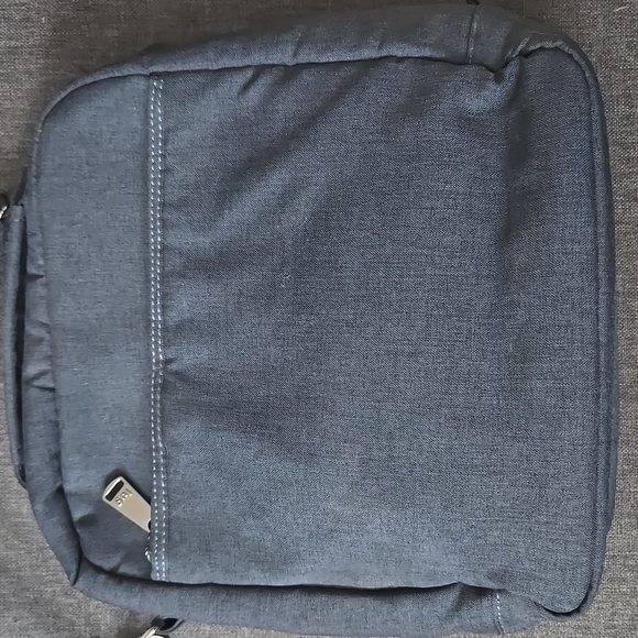 Lug Ranger Crossbody - Picture 12 of 15